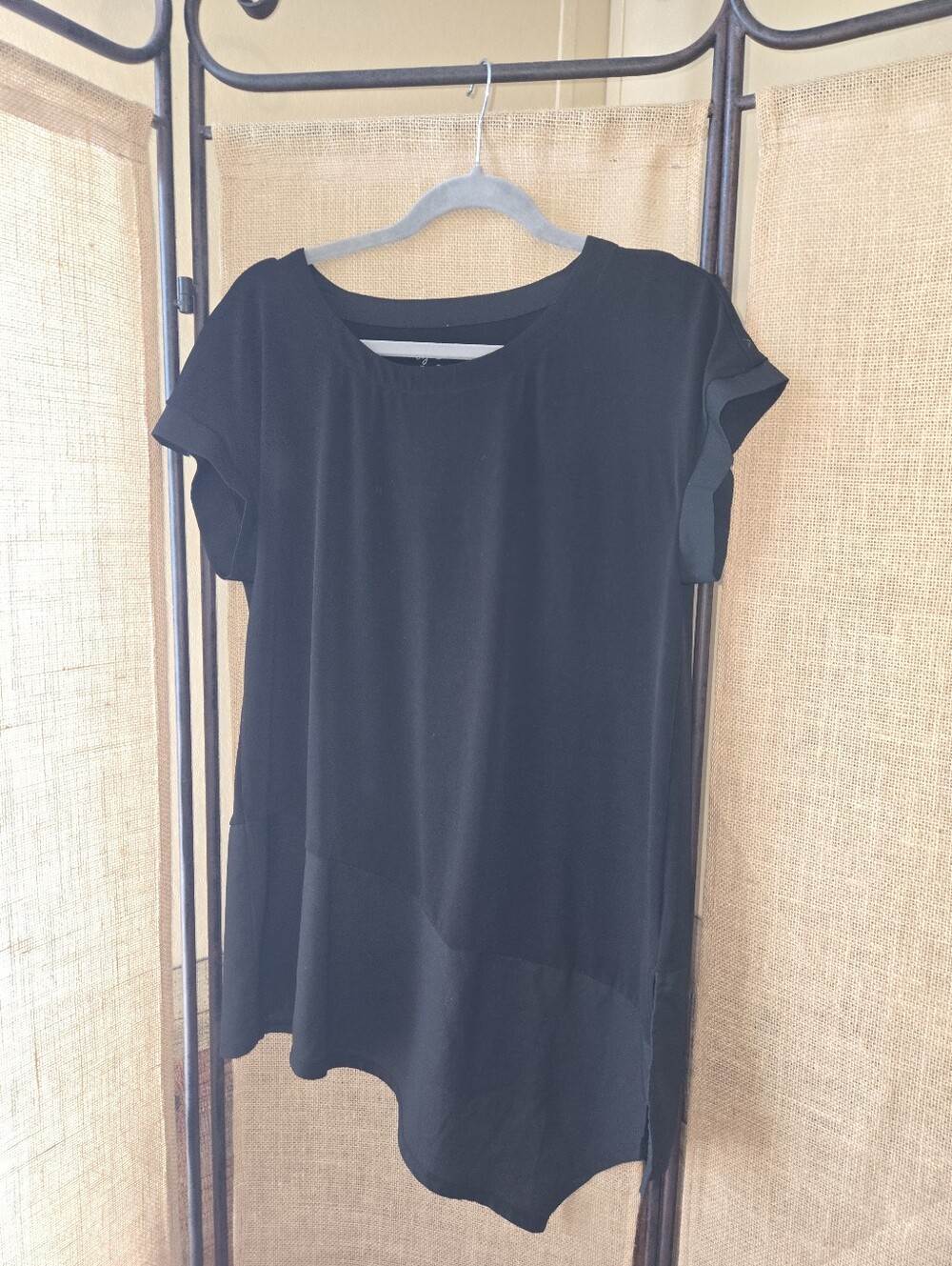 Chico's Black Asymmetric Short-Sleeve Women’s Top Side Slit See Measurements - Picture 1 of 10